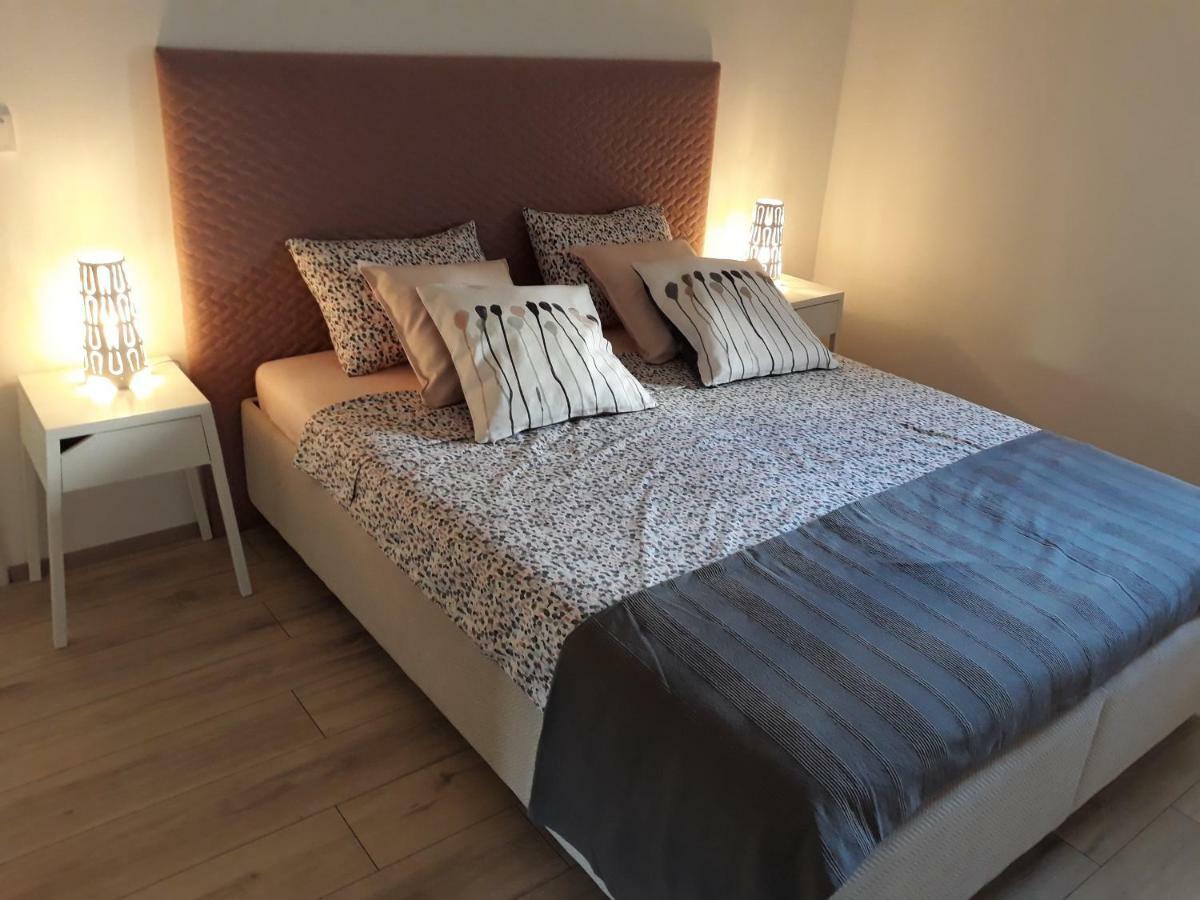 Petra Rooms And Apartments Palit ภายนอก รูปภาพ